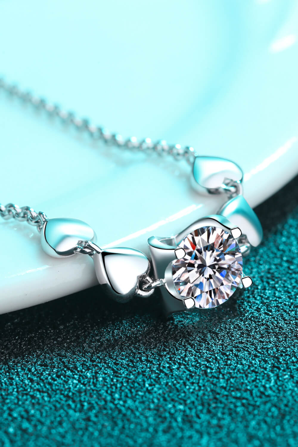 Charming Heart Bracelet Featuring 1K Round Cut Moissanite