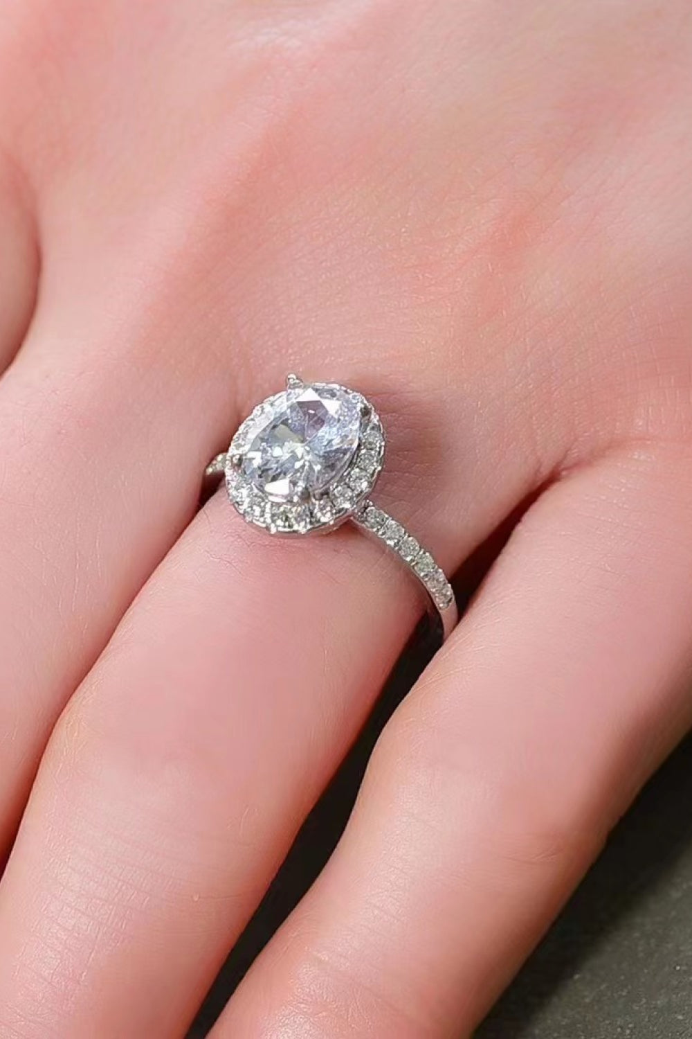 Oval Perfection Ring 2K Moissanite Platinum-Plated