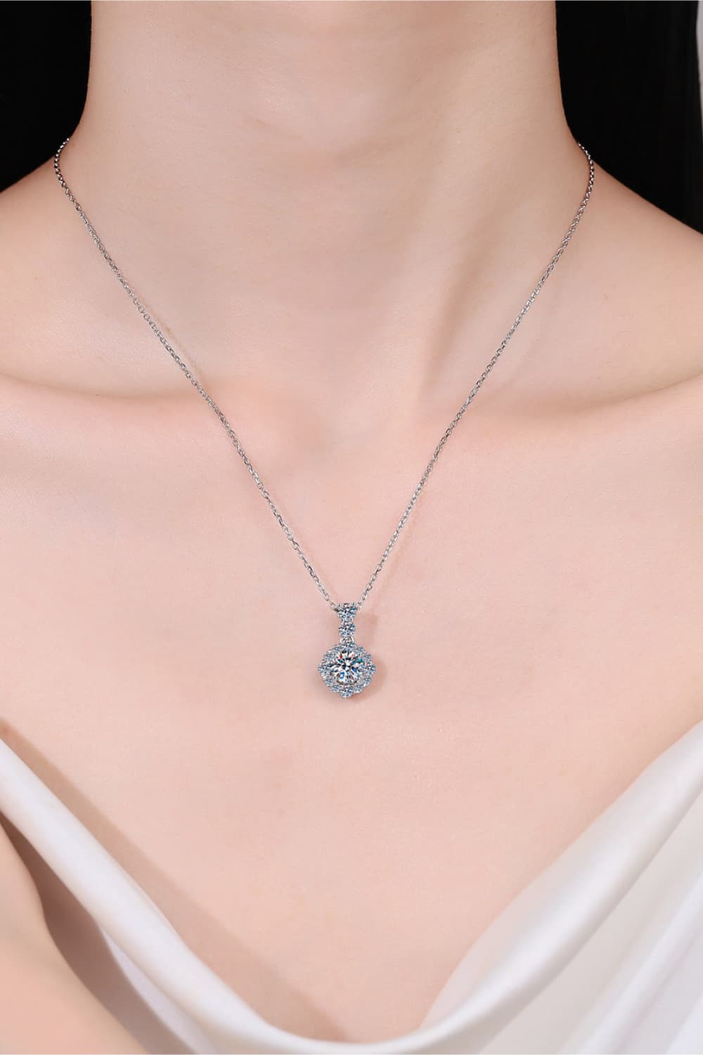 Brilliant Bloom Moissanite Pendant Silver Necklace