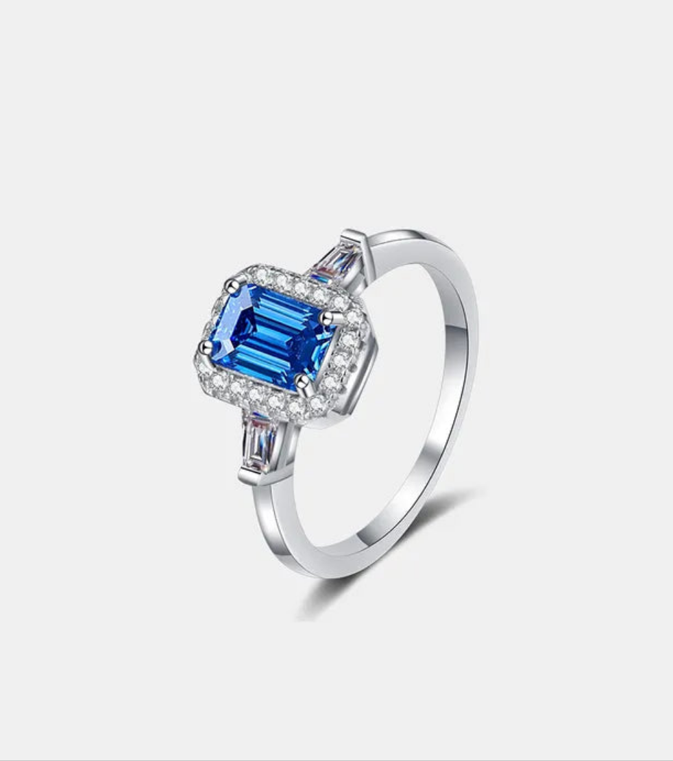 Royal 1K Moissanite 925 Sterling Silver Ring