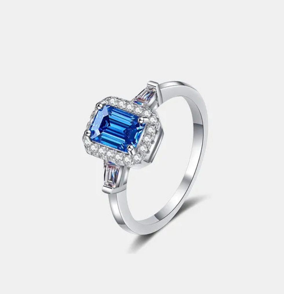 Royal 1K Moissanite 925 Sterling Silver Ring