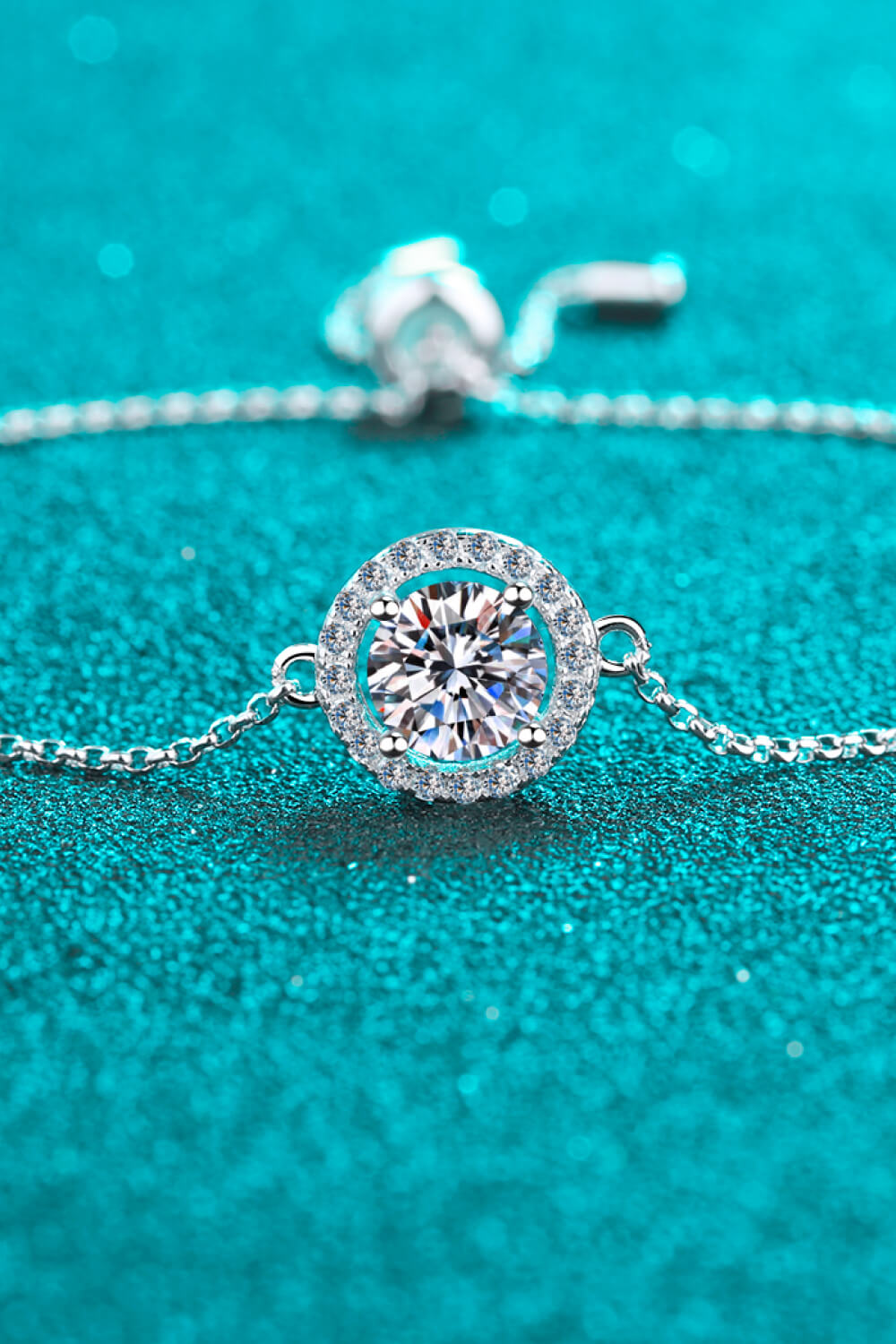 Vibrant Bolo Bracelet 1K Moissanite in 925 Sterling Silver