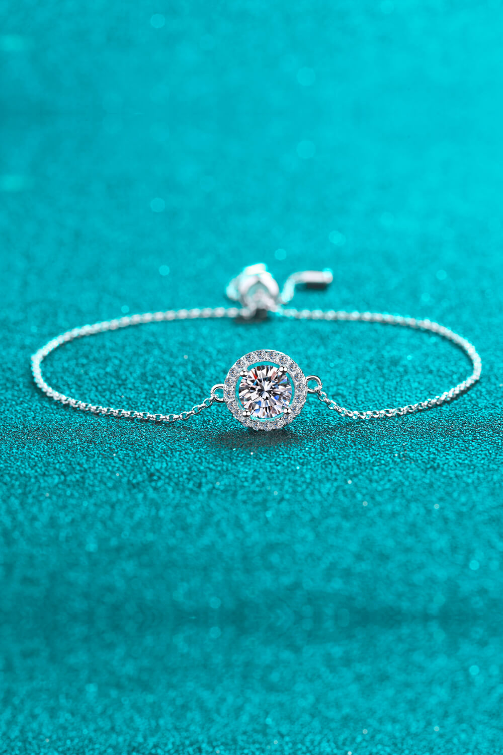Vibrant Bolo Bracelet 1K Moissanite in 925 Sterling Silver
