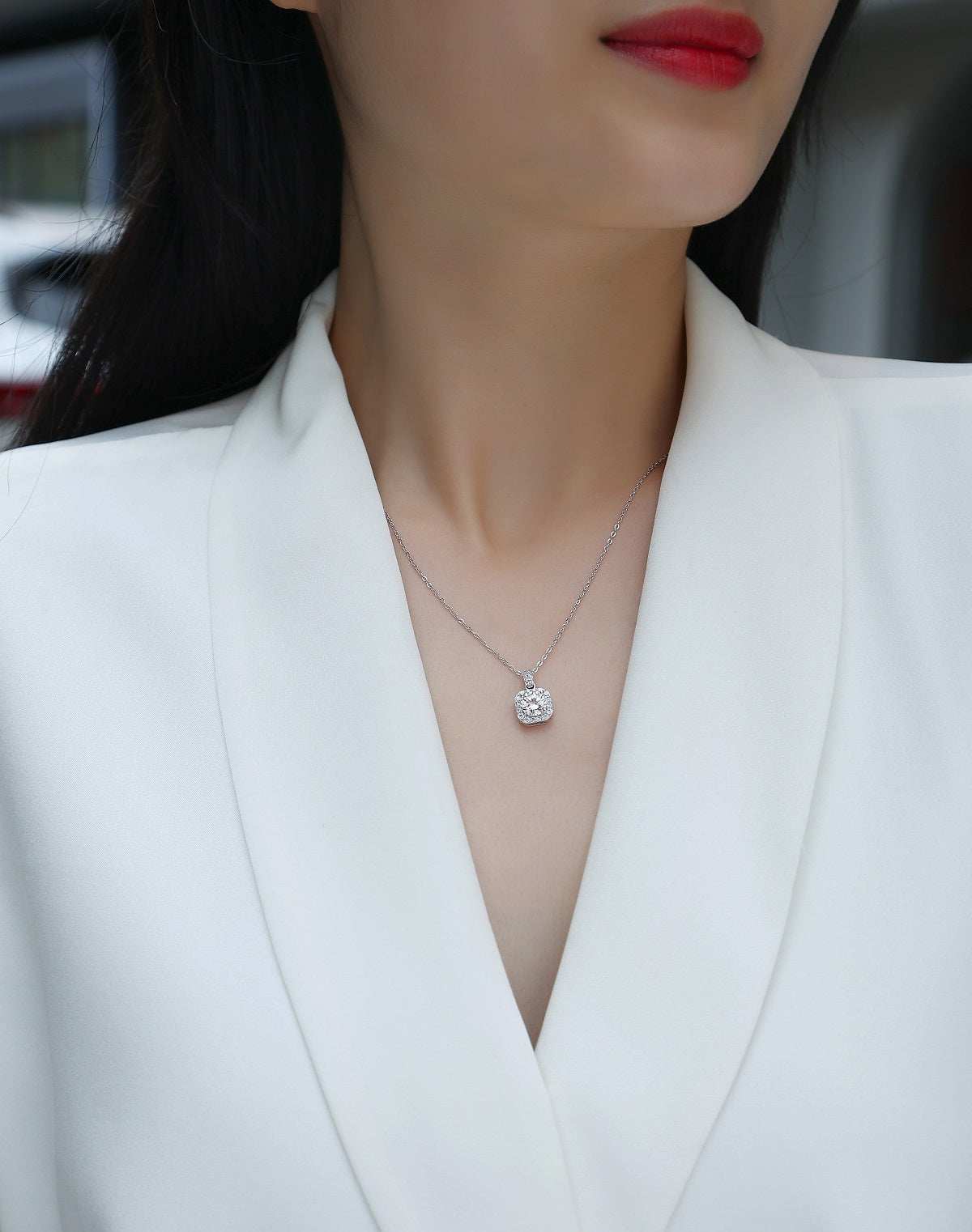 Morning Light 1K Moissanite Necklace