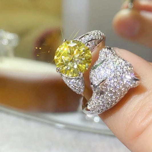 Lioness 2K Yellow Moissanite Ring