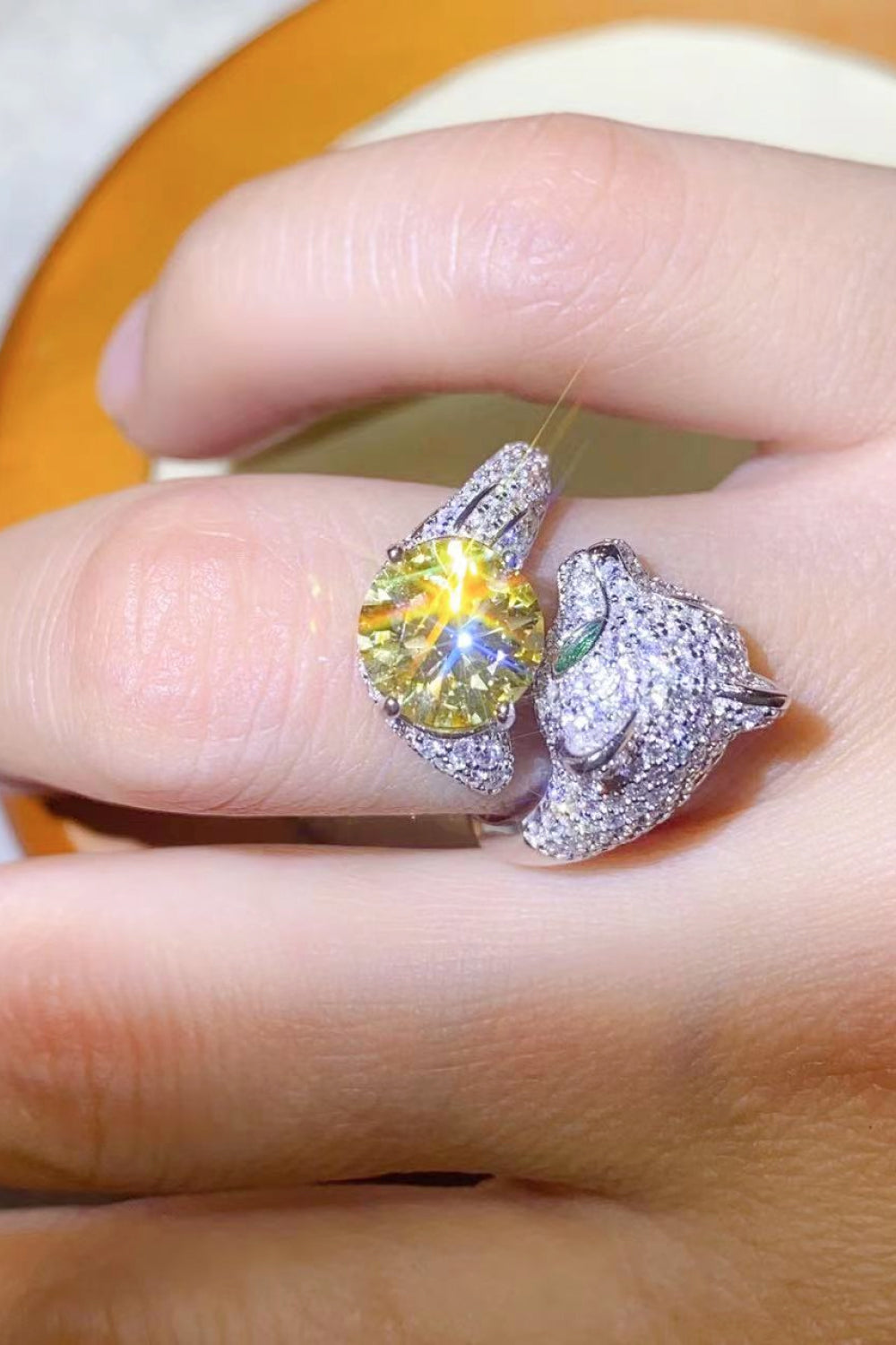 Lioness 2K Yellow Moissanite Ring