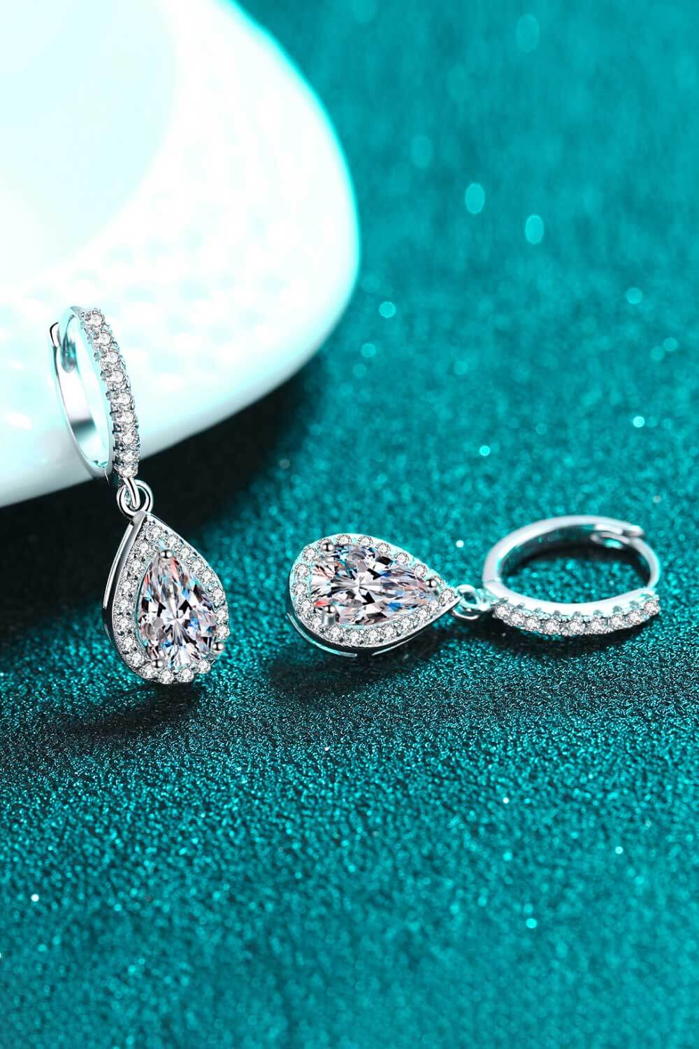 Drip Drop Moissanite Earrings 2K Teardrop Style