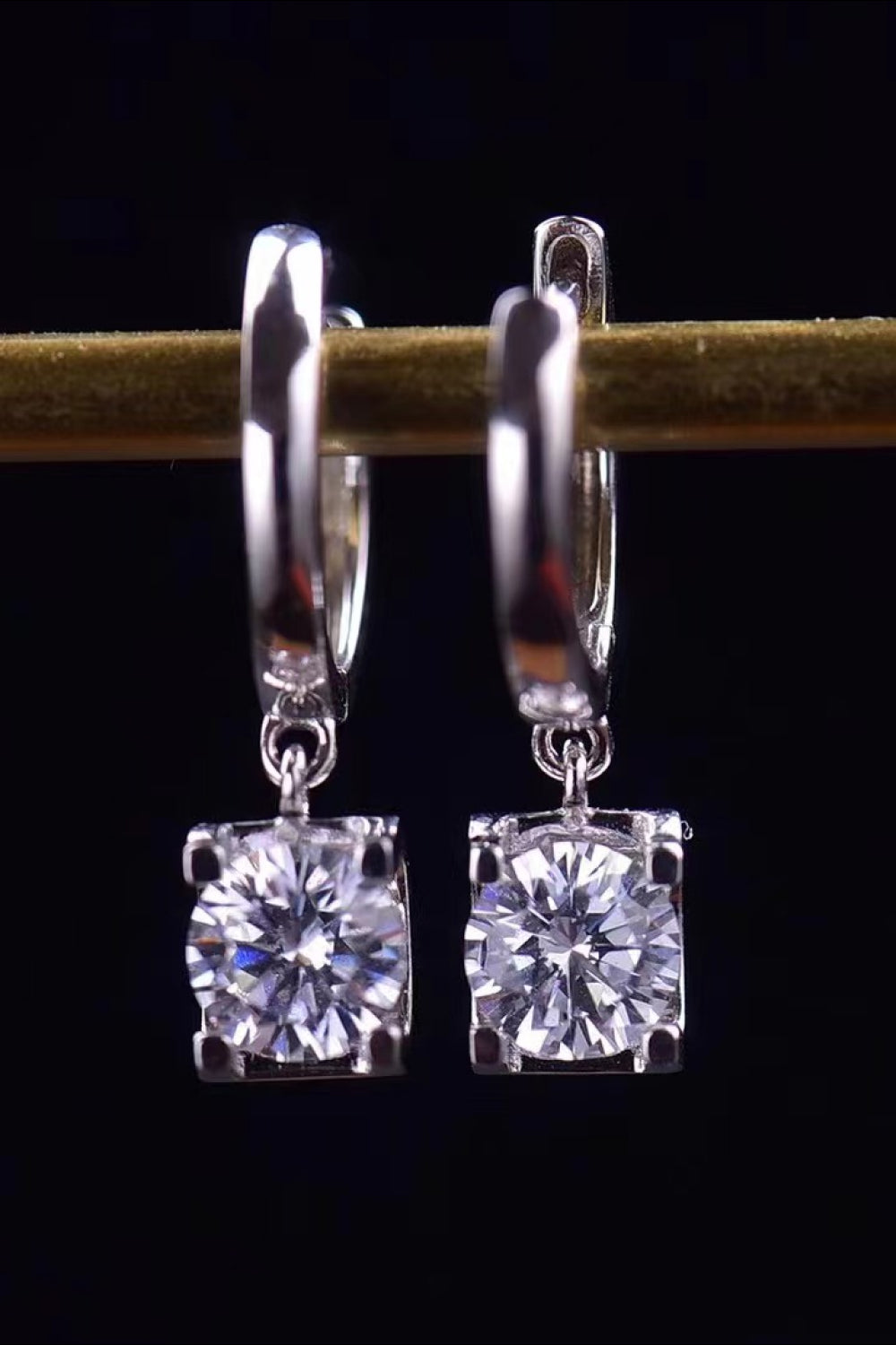 Platinum-Plated Drip Earrings Round Cut 1 Carat Moissanite