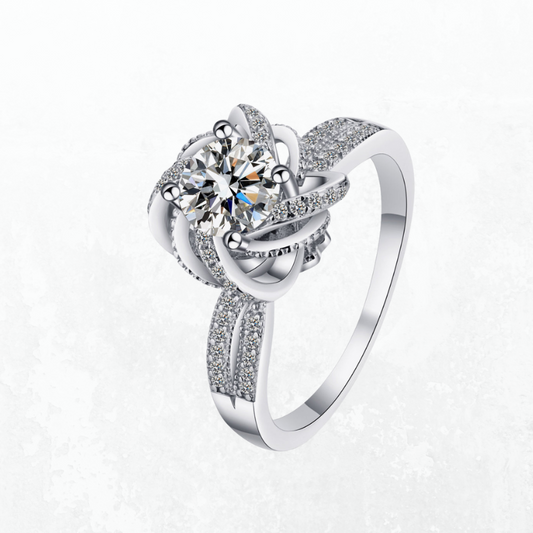 Beautiful Blume 1K Moissanite Ring