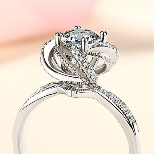 Beautiful Blume 1K Moissanite Ring