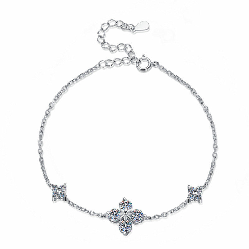 Trinity Clover Bracelet 925S 1.2k TW Moissanite