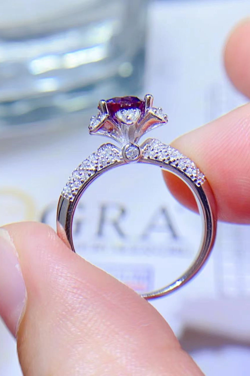 Vibrant Round Cut 1 Carat Moissanite Ring