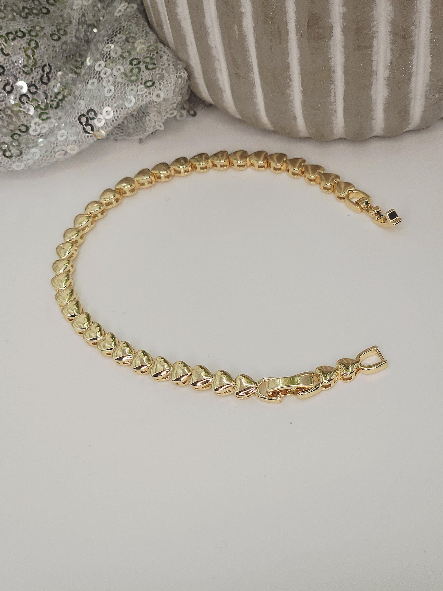 Eternal Pulse 18k Gold Filled Heart Link Bracelet: Romantic Anniversary Jewelry Gift for Her