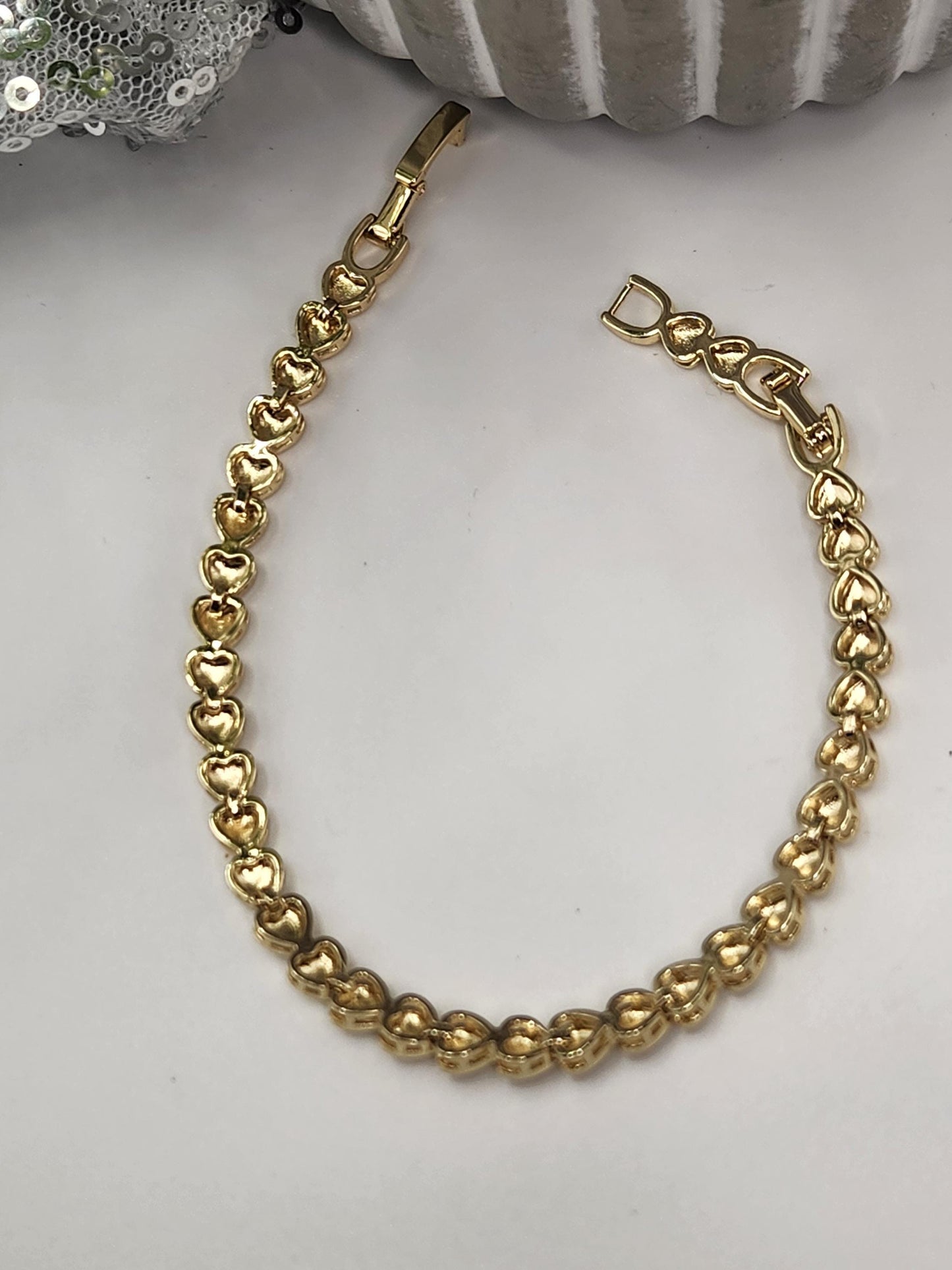 Eternal Pulse 18k Gold Filled Heart Link Bracelet: Romantic Anniversary Jewelry Gift for Her