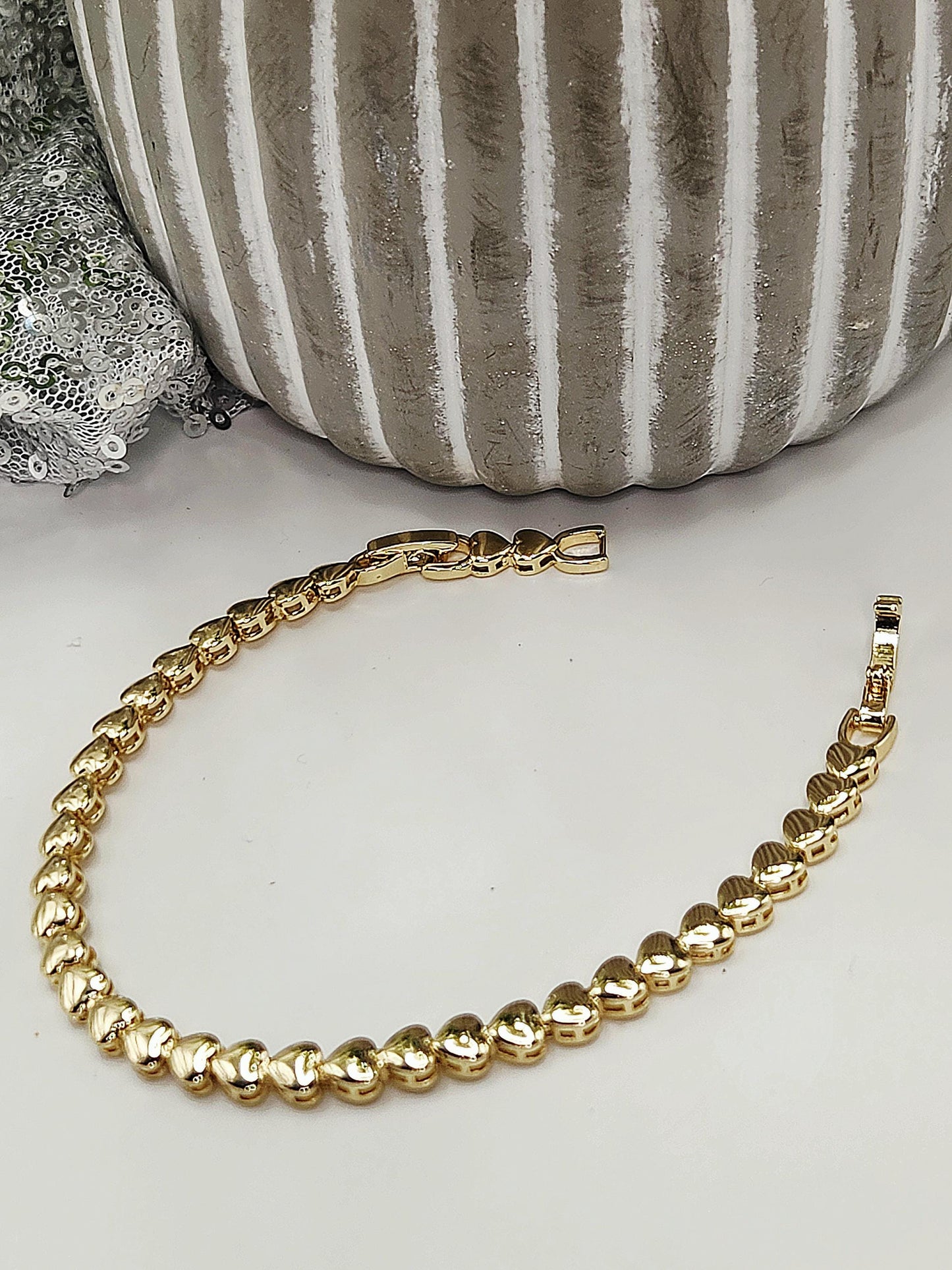 Eternal Pulse 18k Gold Filled Heart Link Bracelet: Romantic Anniversary Jewelry Gift for Her